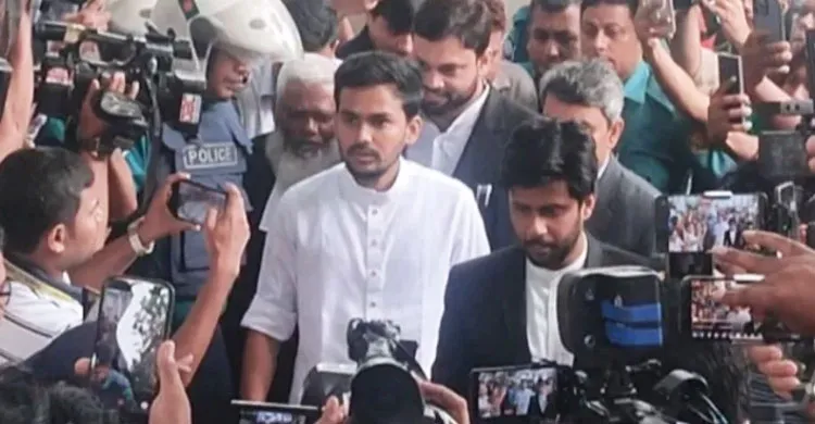 চানখারপুল হত্যা মামলায় সাক্ষ্য দিতে ট্রাইব্যুনালে উপদেষ্টা আসিফ মাহমুদ