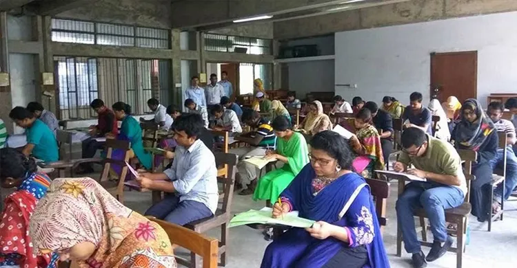 আজ ৪৯তম বিসিএসের এমসিকিউ পরীক্ষা: ৬৮৩ পদে লড়বেন ৩ লাখ প্রার্থী