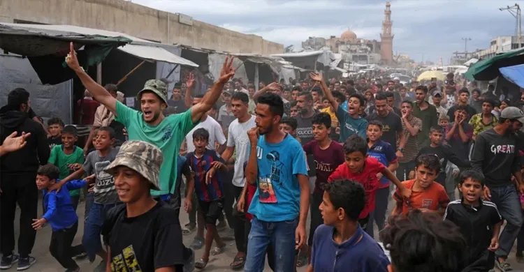 গাজায় যুদ্ধবিরতি ও জিম্মি বিনিময় চুক্তি কার্যকর