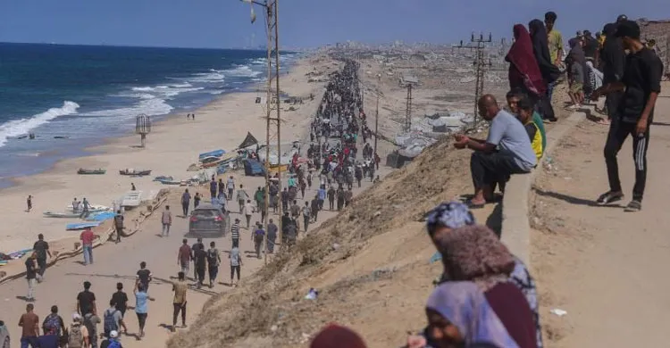 গাজায় যুদ্ধবিরতি কার্যকর, নিজ এলাকায় ফিরছে ফিলিস্তিনিরা