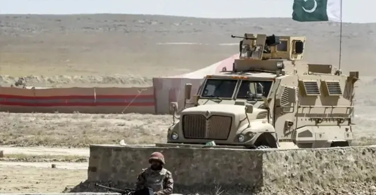আফগানিস্তানের দাবি: পাকিস্তানের ২৫ ঘাঁটি দখল, ৫৮ সেনা নিহত