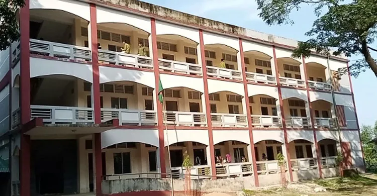 নেত্রকোনায় শিবনগর কান্দাপাড়া দাখিল মাদ্রাসার কমিটি গঠন নিয়ে অভিভাবকদের ক্ষোভ