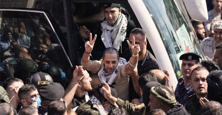 যুদ্ধবিরতির আওতায় ৩ হাজার ৭০০ ফিলিস্তিনি বন্দিকে মুক্তি দিলো ইসরায়েল