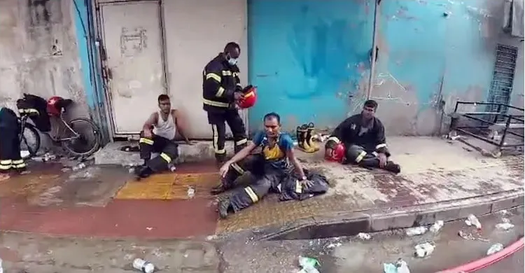 রূপনগরে গার্মেন্টস ও কেমিক্যাল গোডাউনে আগুনে ৯ জনের মৃত্যু