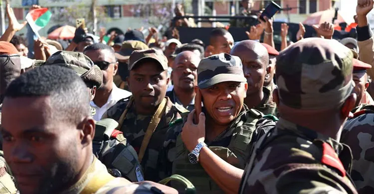 মাদাগাস্কারের ক্ষমতা দখলে নিল সেনাবাহিনী