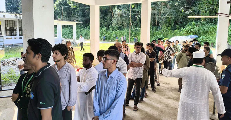 তিন যুগ পর চাকসু নির্বাচনে ভোটগ্রহণ শুরু