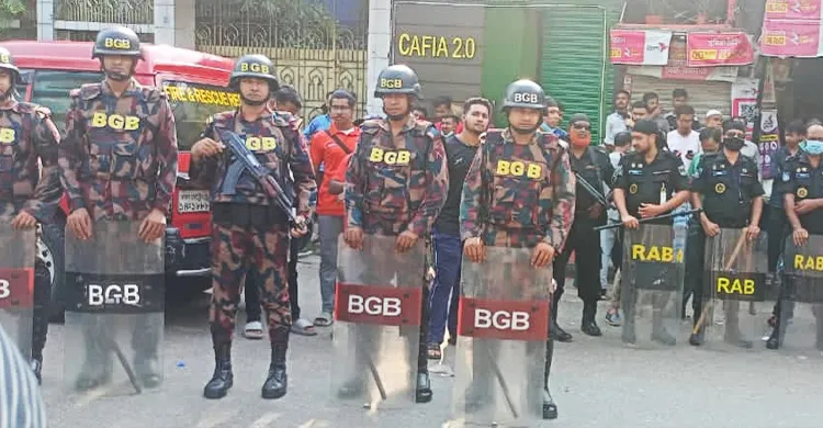 সীমান্তে মাইন বিস্ফোরণে আহত বিজিবি সদস্যকে হেলিকপ্টারযোগে ঢাকায় স্থানান্তর