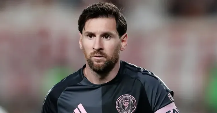 আন্তর্জাতিক বিশ্বরেকর্ড গড়লেন লিওনেল মেসি