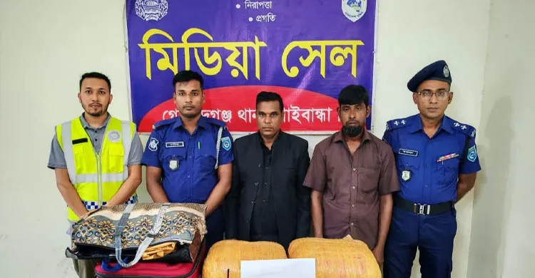 গোবিন্দগঞ্জে গাঁজা ও ওয়াকিটকি সেট উদ্ধার, আটক ২