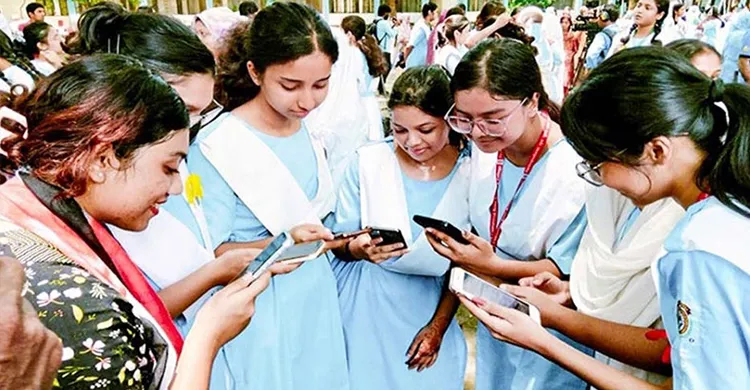 সকাল ১০টায় এইচএসসি ও সমমানের ফল, অনলাইনে জানা যাবে তিনভাবে