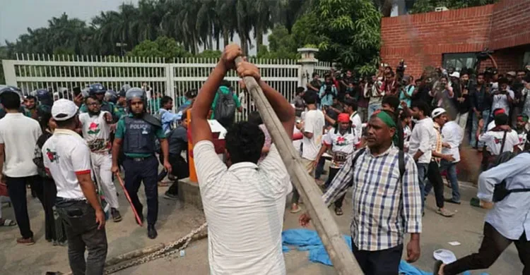 জুলাই বীর যোদ্ধাদের দাবিতে অঙ্গীকারনামার ৫ম দফা সংশোধন করল জাতীয় ঐকমত্য কমিশন: অধ্যাপক আলী রীয়াজ