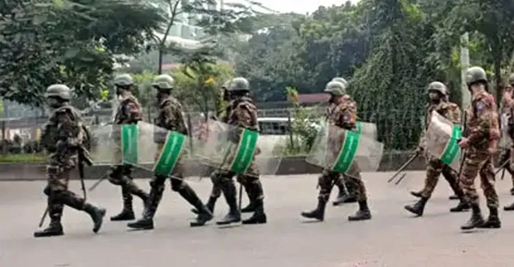 জাতীয় সংসদে সংঘর্ষ: পুরো ভবন ঘিরে নিরাপত্তা বাহিনী