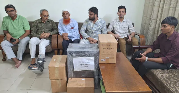 জুলাই আন্দোলনে শহীদ চিকিৎসক ডা. সজীবের পিতাকে তারেক রহমানের উপহার