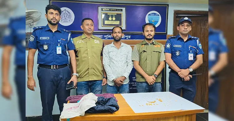 রামগঞ্জে জোড়া খুনের রহস্য উদঘাটন: স্বর্ণের লোভে মা-মেয়েকে হত্যা