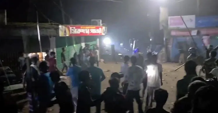 ব্রাহ্মণবাড়িয়ায় টর্চ লাইট জ্বালিয়ে দুই গ্রামবাসীর সংঘর্ষ, আহত অন্তত ৩০