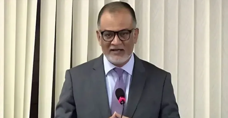 বিমানবন্দর অগ্নিকাণ্ডে ফ্লাইট বিপর্যয়ের মাশুল সরকার মওকুফ করবে: বাণিজ্য উপদেষ্টা