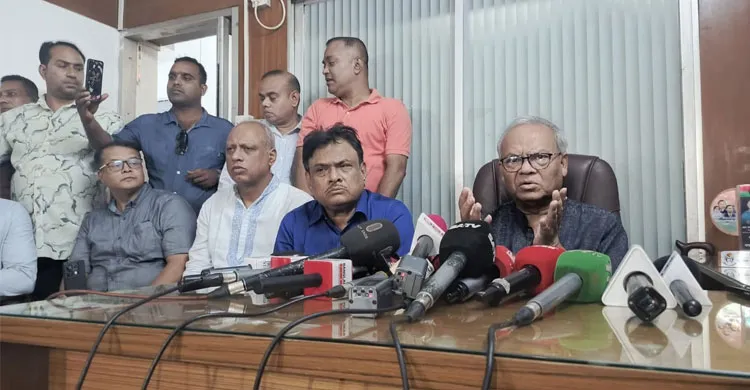 ‘আওয়ামী লীগ সচল নাকি নিষিদ্ধ থাকবে, সিদ্ধান্ত নেবে অন্তর্বর্তী সরকার’: রিজভী