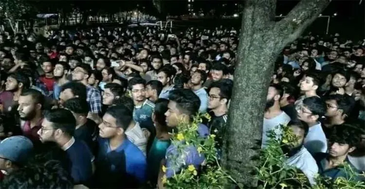 বুয়েট শিক্ষার্থীর বিরুদ্ধে ধর্ষণের অভিযোগ, মধ্যরাতে উত্তাল বুয়েট