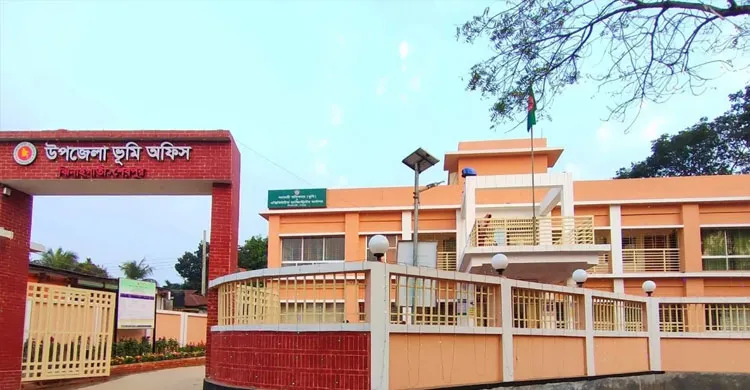 অগ্নিদুর্ঘটনা এড়াতে দেশজুড়ে ভূমি অফিসগুলোর নিরাপত্তা জোরদারের নির্দেশ