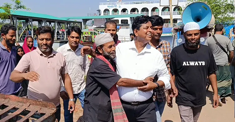 আমার সাথে কথা বলতে কারো অনুমতি লাগে না: রেজবুল কবির