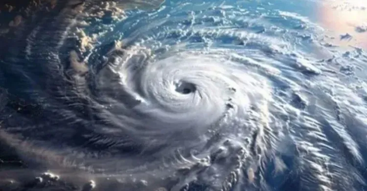 বঙ্গোপসাগরে ঘূর্ণিঝড় ‘মন্থা’ সৃষ্টি, সমুদ্রবন্দরগুলোকে সতর্ক সংকেত