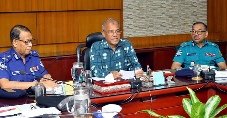 আগামী নির্বাচন অবাধ, সুষ্ঠু ও নিরপেক্ষ করতে পুলিশের ভূমিকা সর্বাগ্রে: স্বরাষ্ট্র উপদেষ্টা