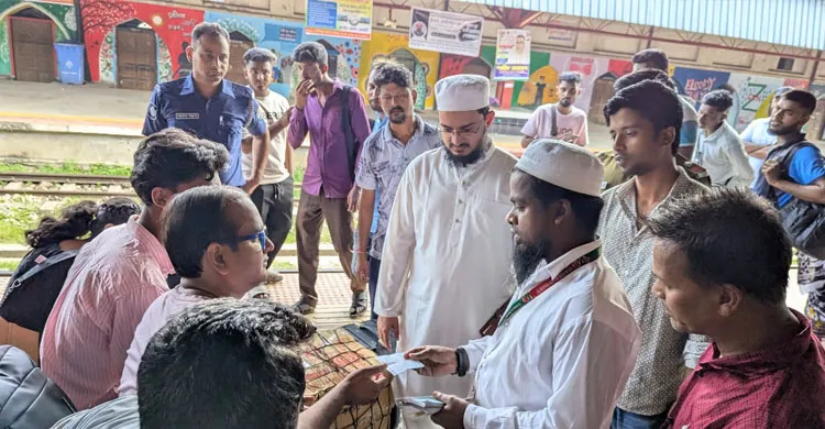 কুলাউড়ায় ট্রেন যাত্রীদের জরিমানা