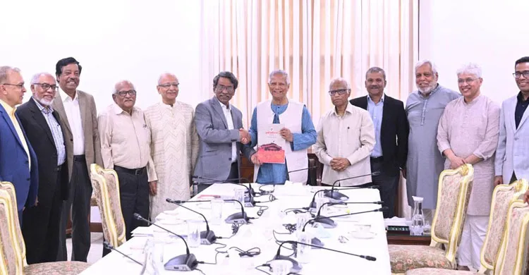 জাতীয় ঐকমত্য কমিশন সরকারকে তিন ভাগে জুলাই সনদ বাস্তবায়নের সুপারিশ করেছে