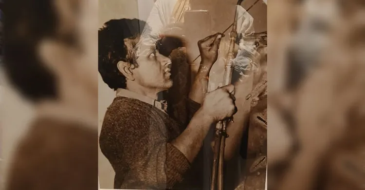 গ্যালারী হামিদুজ্জামানে চলছে যৌথ প্রদর্শনী ‘ছকের বাইরে জীবন’