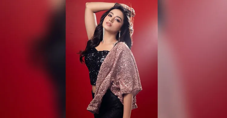 সাহসী দৃশ্যে অভিনয় প্রসঙ্গে যা বললেন তাসনিয়া ফারিণ