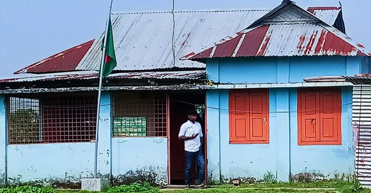 দালাল চক্রের অপপ্রচার, সৎ কর্মকর্তার বিরুদ্ধে বানোয়াট অভিযোগে সরব মহল