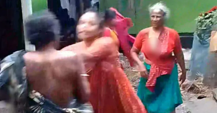 কমলনগরে ইয়াবা ও দেহ ব্যবসায় বাধা দেওয়ায় বাড়ি-ঘর ভাঙচুর