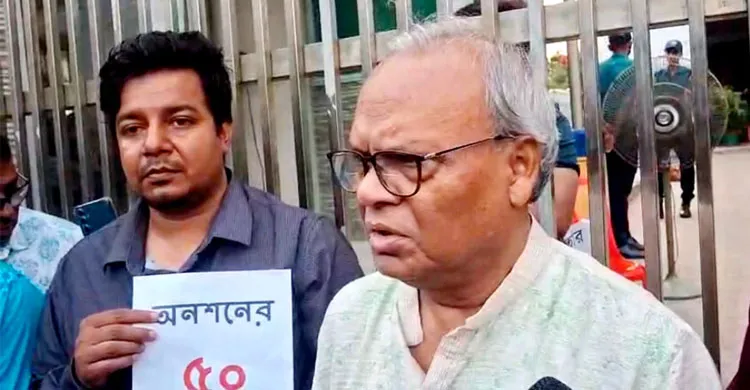 অনশনরত তারেকের প্রতি বিএনপির সংহতি জানালেন রুহুল কবির রিজভী