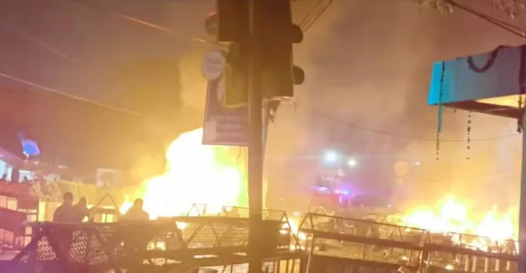 দিল্লিতে ভয়াবহ বিস্ফোরণে নিহত অন্তত ৮