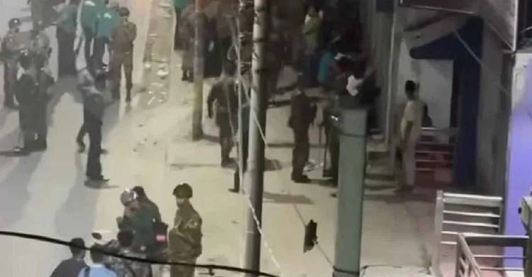 রাজধানীতে একাধিক স্থানে ককটেল বিস্ফোরণ, ১৫ নেতাকর্মী আটক