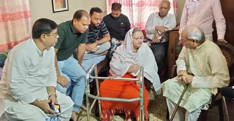 বেতার শিল্পী আফরোজা নিজামী’র পাশে দাঁড়ালেন তারেক রহমান