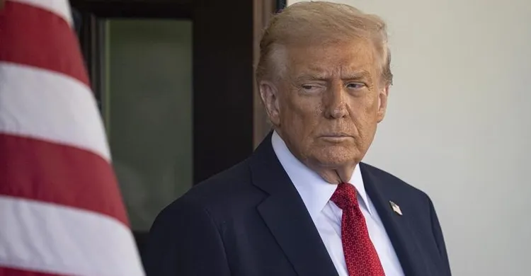 ভেনেজুয়েলায় আবারও সামরিক অভিযানের ইঙ্গিত দিলেন ট্রাম্প