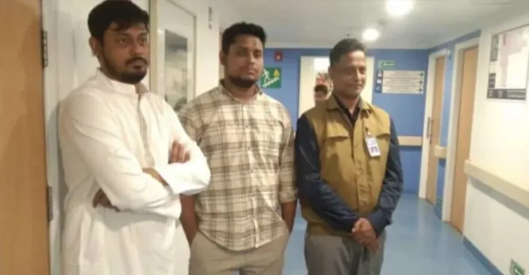 খালেদা জিয়াকে দেখতে হাসপাতালে গেছেন এনসিপি নেতারা