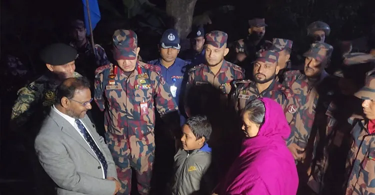 অমানবিক পুশইনের শিকার অন্তঃসত্ত্বা ভারতীয় নারী সোনালী খাতুনকে বিএসএফের কাছে হস্তান্তর করলো বিজিবি