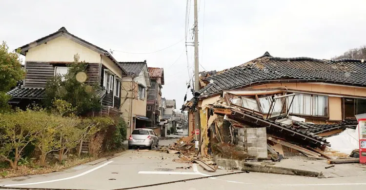 জাপানে শক্তিশালী ভূমিকম্পে আহত ৩০, অন্ধকারে ২ হাজার ঘরবাড়ি