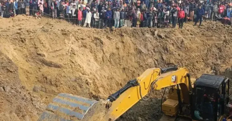 রাজশাহীতে গভীর গর্তে নিখোঁজ শিশুর উদ্ধারকাজ নিয়ে সর্বশেষ যা জানা যাচ্ছে