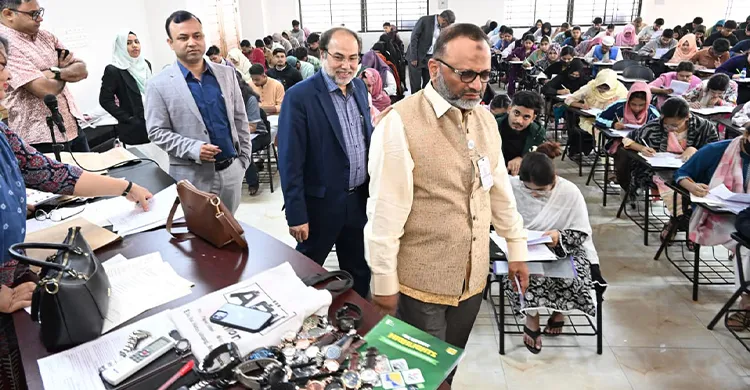 ঢাবির তিন ইউনিটের ভর্তি পরীক্ষা অনুষ্ঠিত, আসন প্রতি লড়ছেন ৩৯ জন