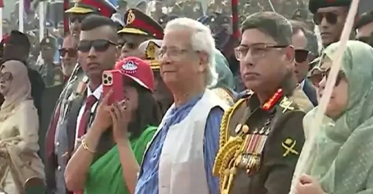 বিজয় দিবসে সশস্ত্র বাহিনীর আয়োজনে প্রধান উপদেষ্টা ড. মুহাম্মদ ইউনূস