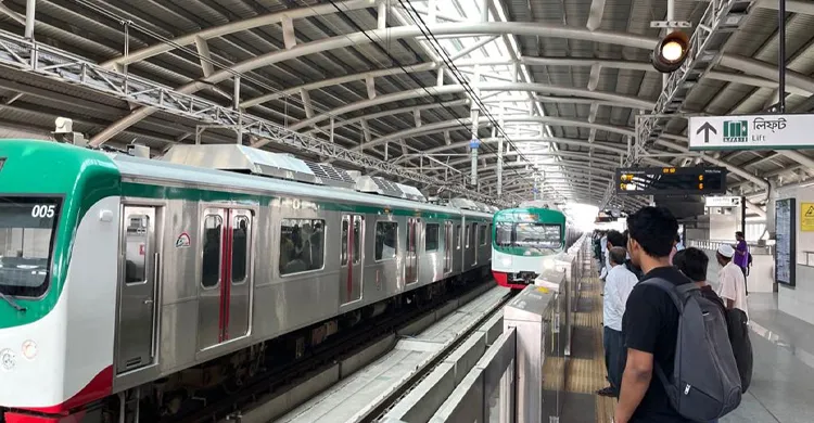 প্যারাজাম্প শেষে স্বাভাবিক মেট্রোরেল চলাচল
