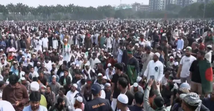 ওসমান হাদির জানাজায় অংশ নিতে লাখো মানুষের ঢল