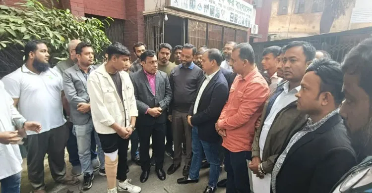 অসহায় শিক্ষার্থী বাইজিদ হোসেনের পাশে দাঁড়ালেন তারেক রহমান