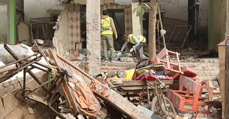 কেরানীগঞ্জে মাদ্রাসায় ভয়াবহ বিস্ফোরণ, নারী-শিশুসহ আহত ৪