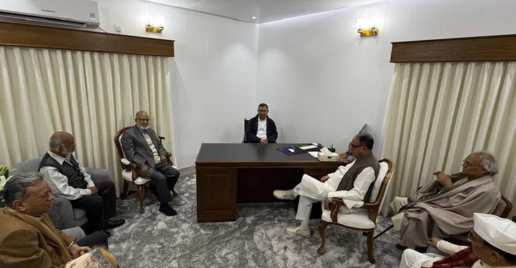 স্বদেশ প্রত্যাবর্তনের পর প্রথমবার চেয়ারপার্সন কার্যালয়ে তারেক রহমান