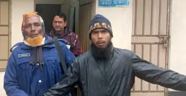 রংপুরে বাবাকে কুপিয়ে হত্যা, থানায় এসে ছেলের আত্মসমর্পণ