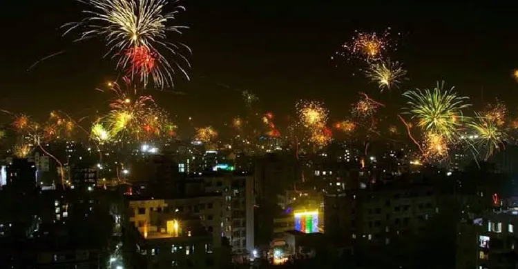 রাষ্ট্রীয় শোক ও বিধিনিষেধের মধ্যেই রঙিন আলোয় শুরু হলো ২০২৬